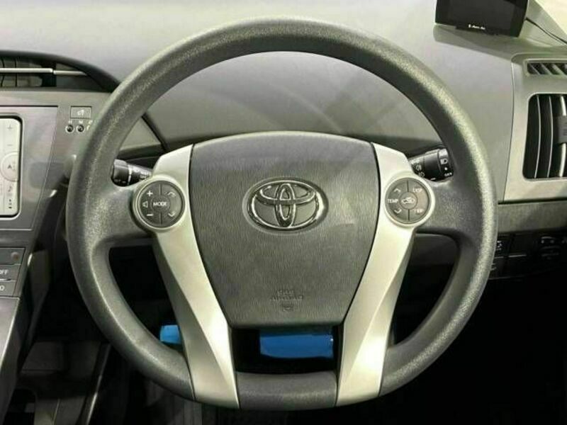 PRIUS-11