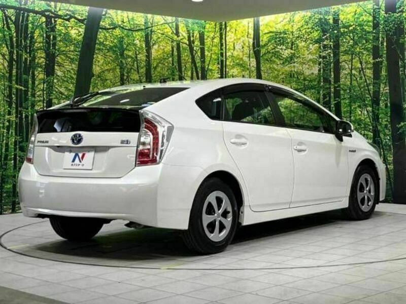 PRIUS-17