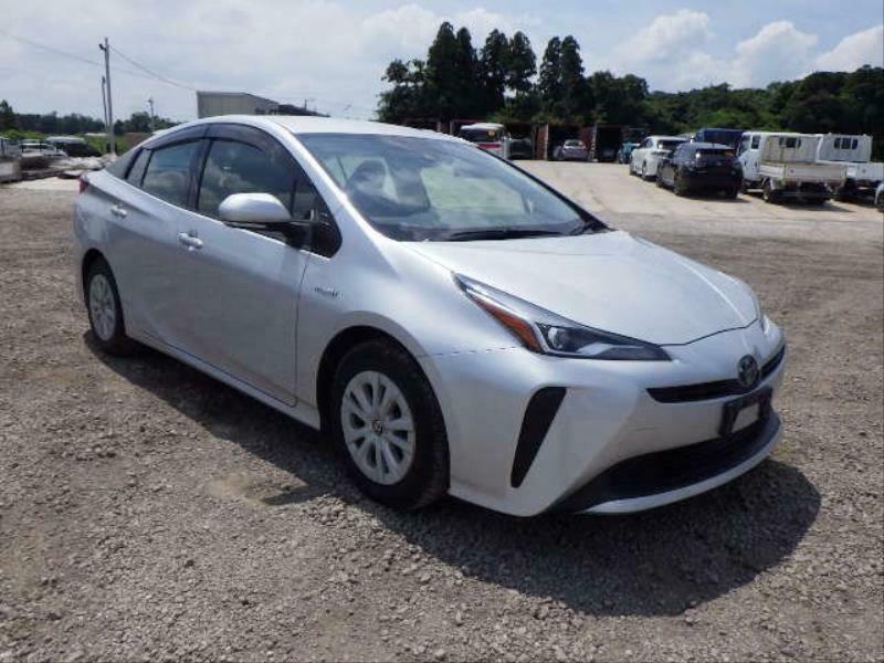 TOYOTA　PRIUS