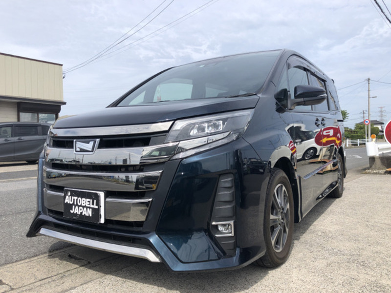 TOYOTA　NOAH