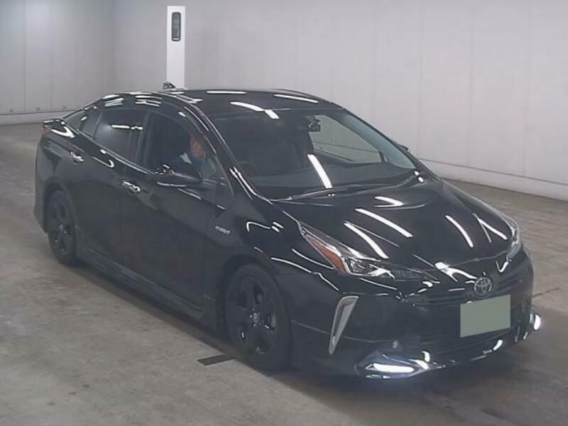 TOYOTA　PRIUS