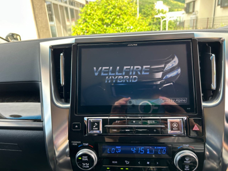 VELLFIRE-12