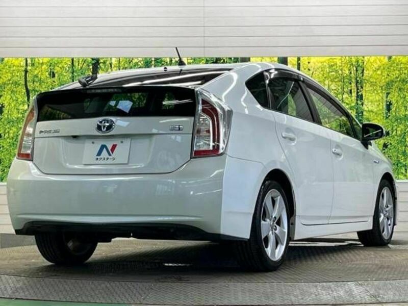 PRIUS-17