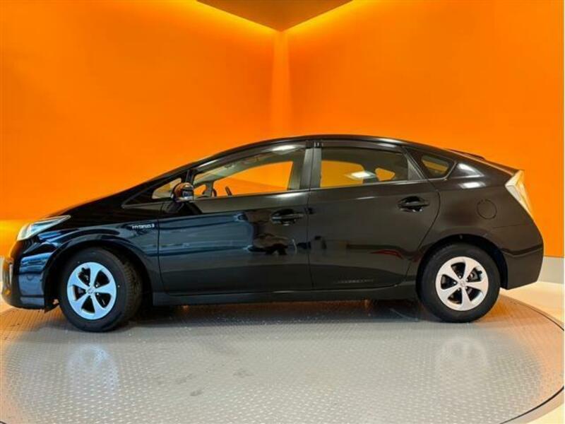 PRIUS-16