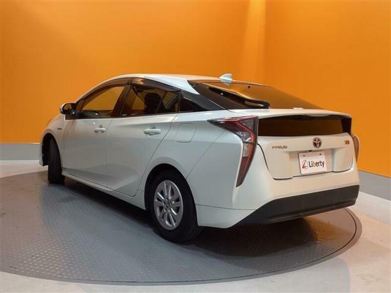 PRIUS-16