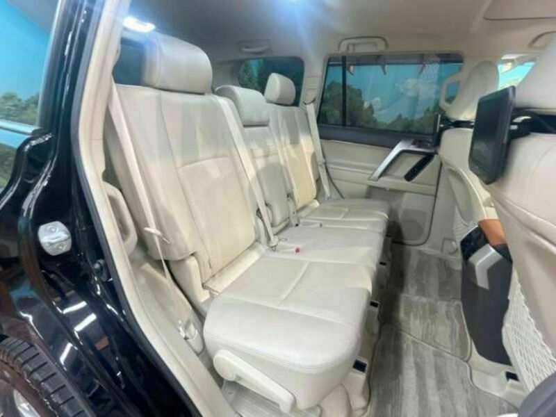 LAND CRUISER PRADO-8