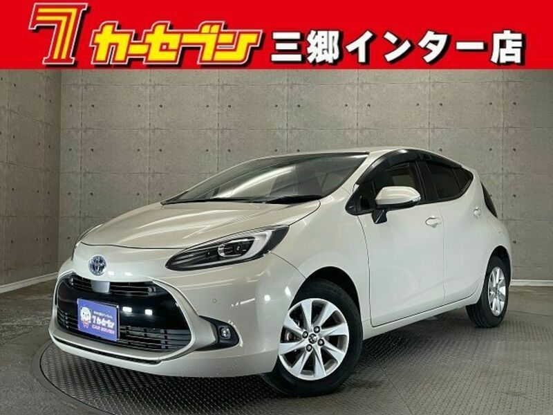 TOYOTA　AQUA