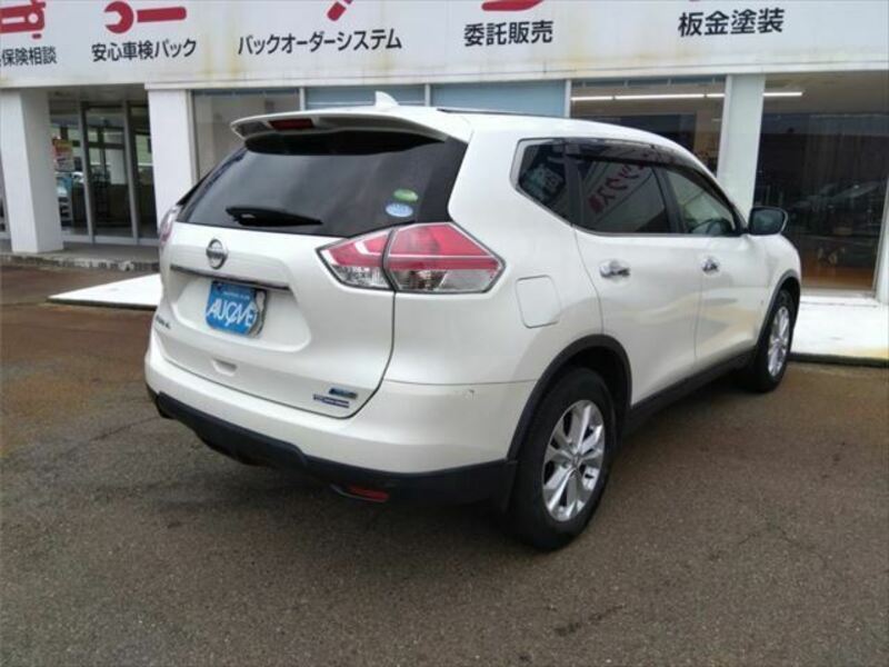 X-TRAIL-1