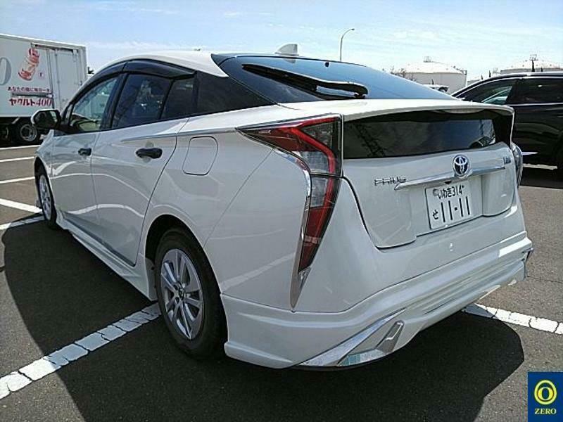 PRIUS-35