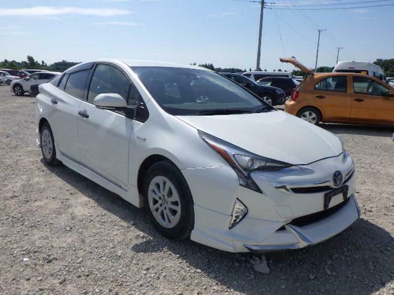 TOYOTA　PRIUS