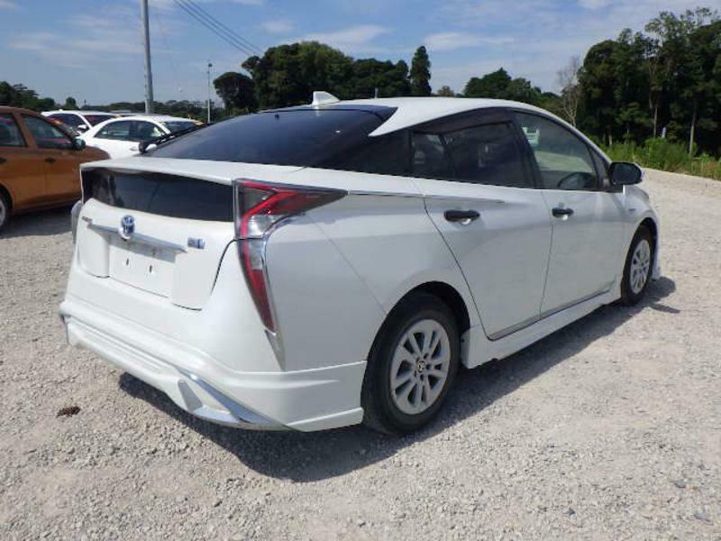 PRIUS-42