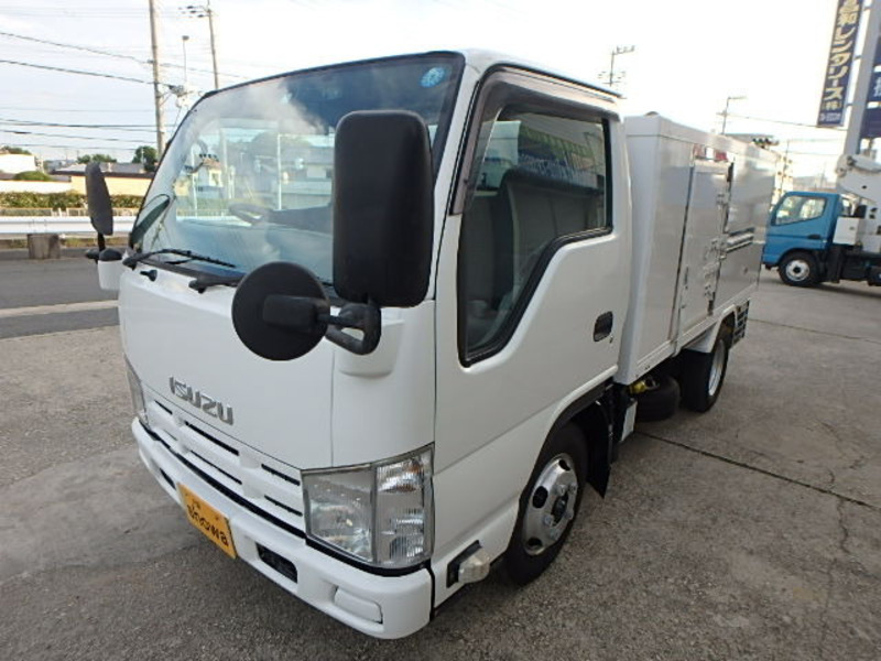 ISUZU　ELF