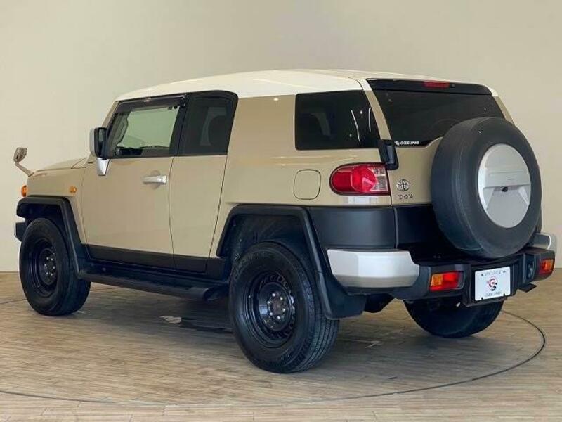 FJ CRUISER-16