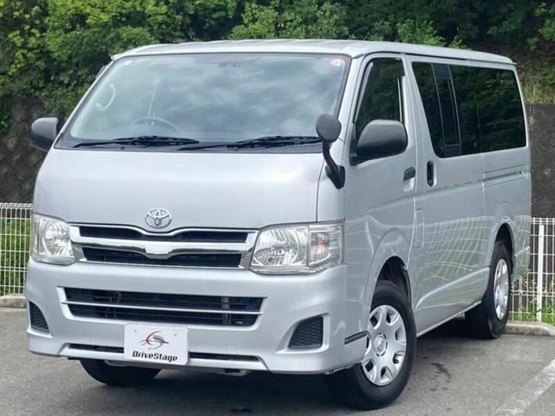 TOYOTA　HIACE VAN