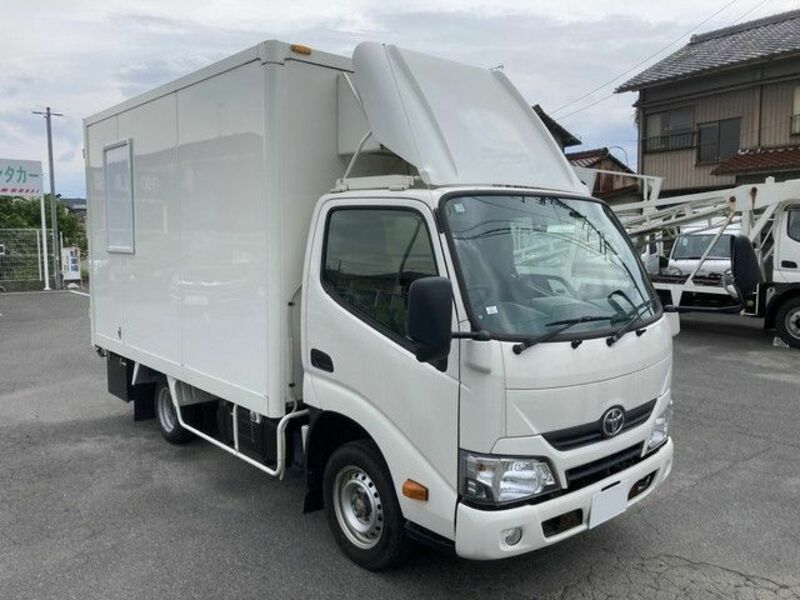 TOYOTA　DYNA