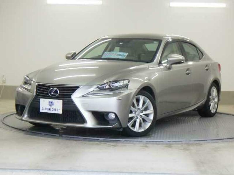 LEXUS　IS