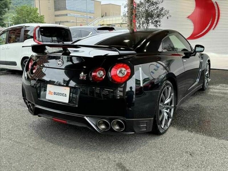 GT-R-10