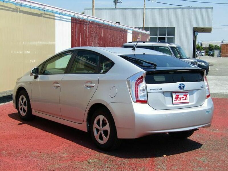 PRIUS-8