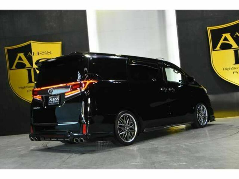 VELLFIRE-1