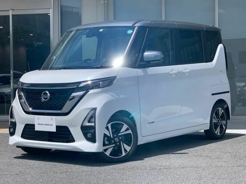 NISSAN　ROOX