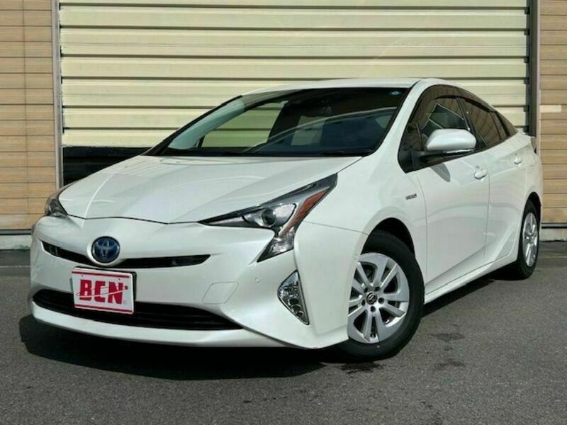 TOYOTA　PRIUS