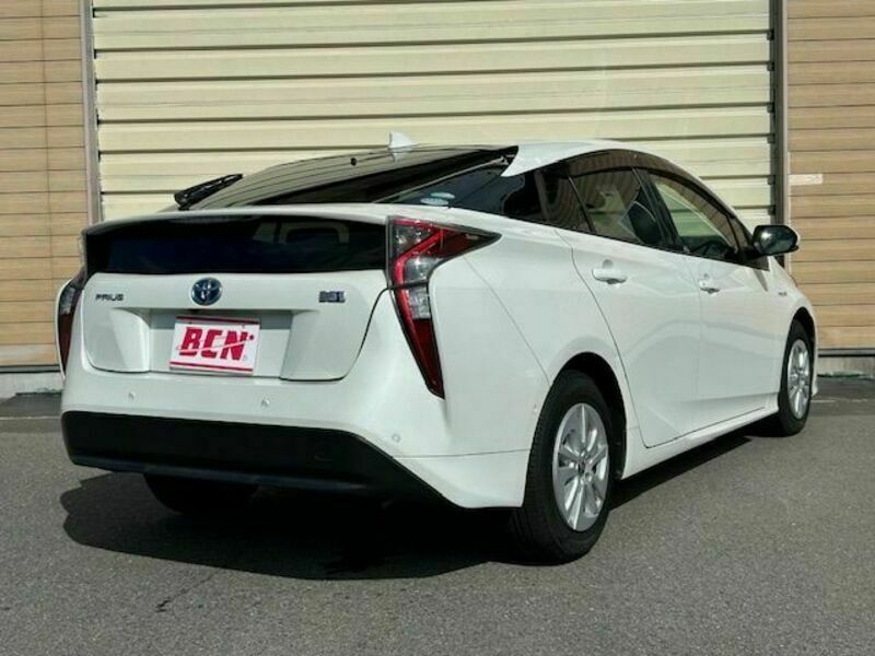 PRIUS-8