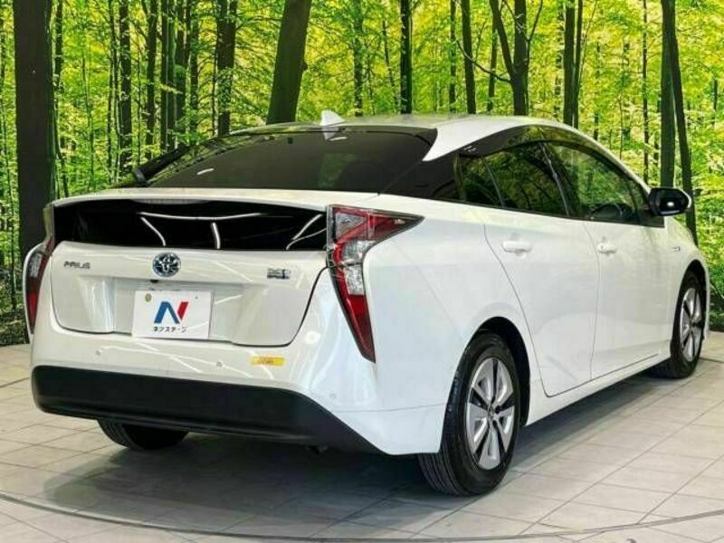 PRIUS-17