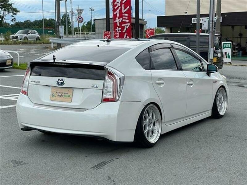 PRIUS-4