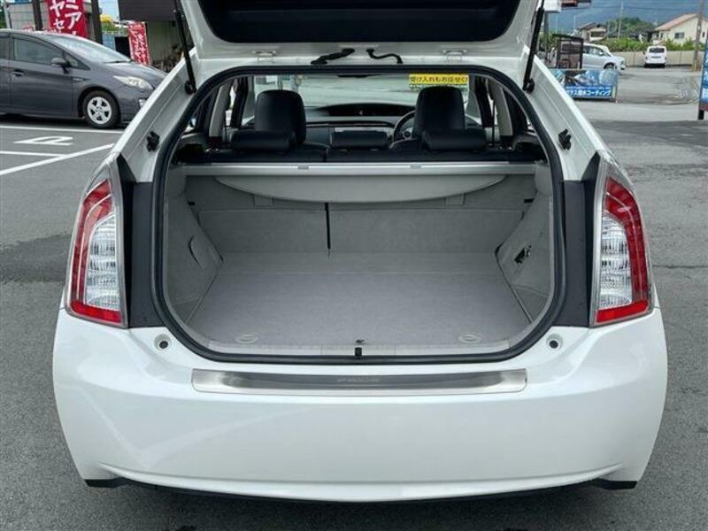 PRIUS-13