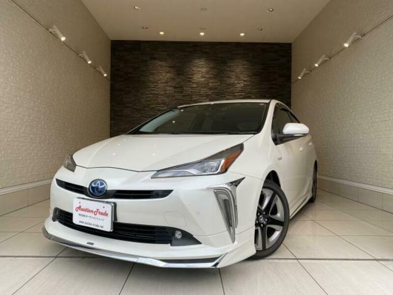 TOYOTA　PRIUS