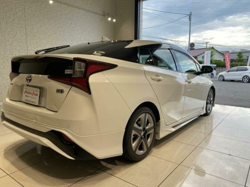 PRIUS-1