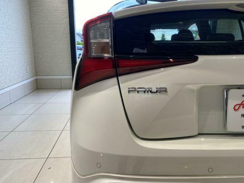 PRIUS-14