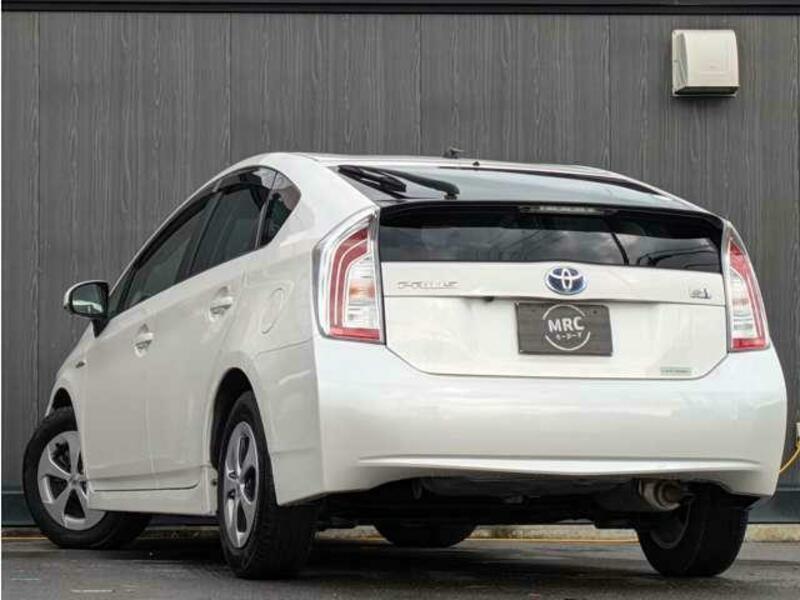 PRIUS-4