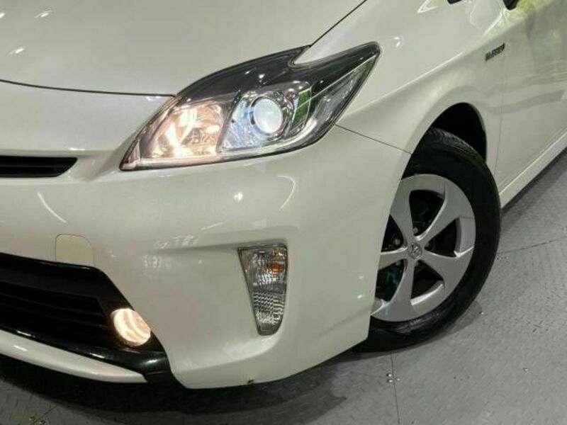 PRIUS-12