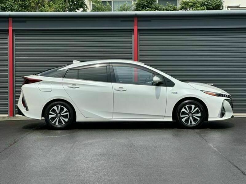 PRIUS PHV-19