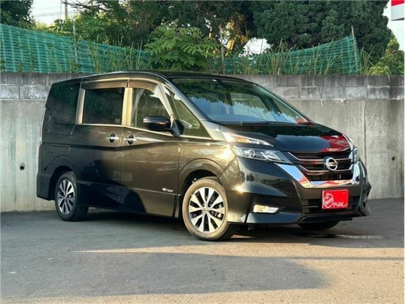 NISSAN　SERENA