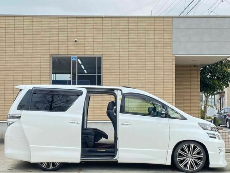 VELLFIRE-7