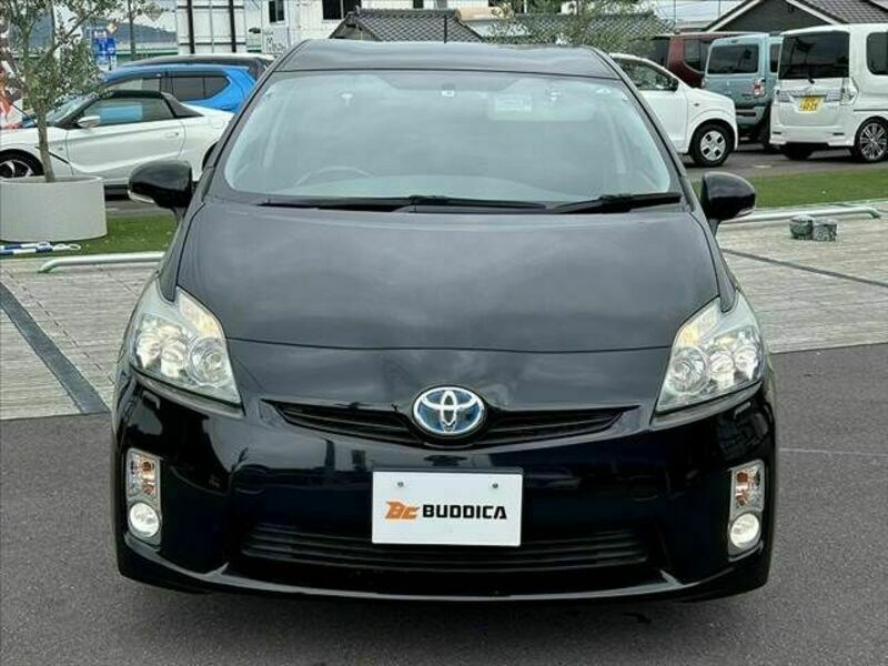 PRIUS-8