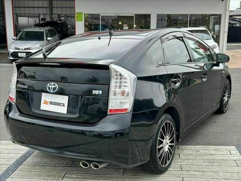 PRIUS-11