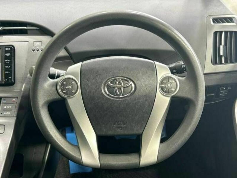 PRIUS-11