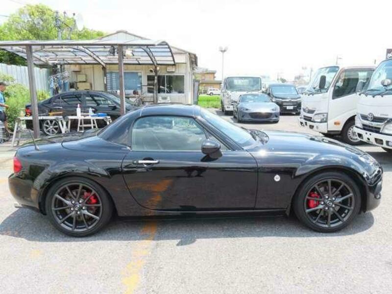 ROADSTER-15