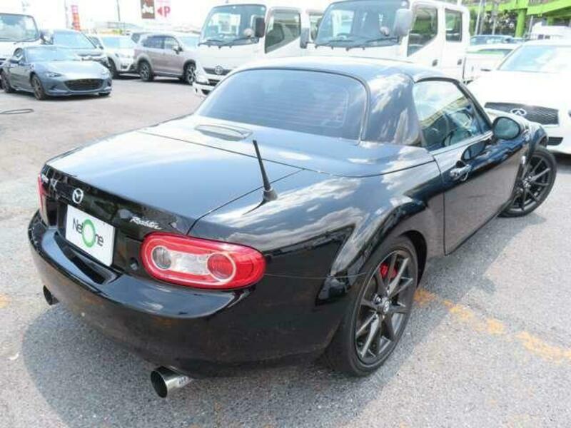 ROADSTER-18