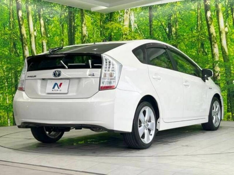 PRIUS-17