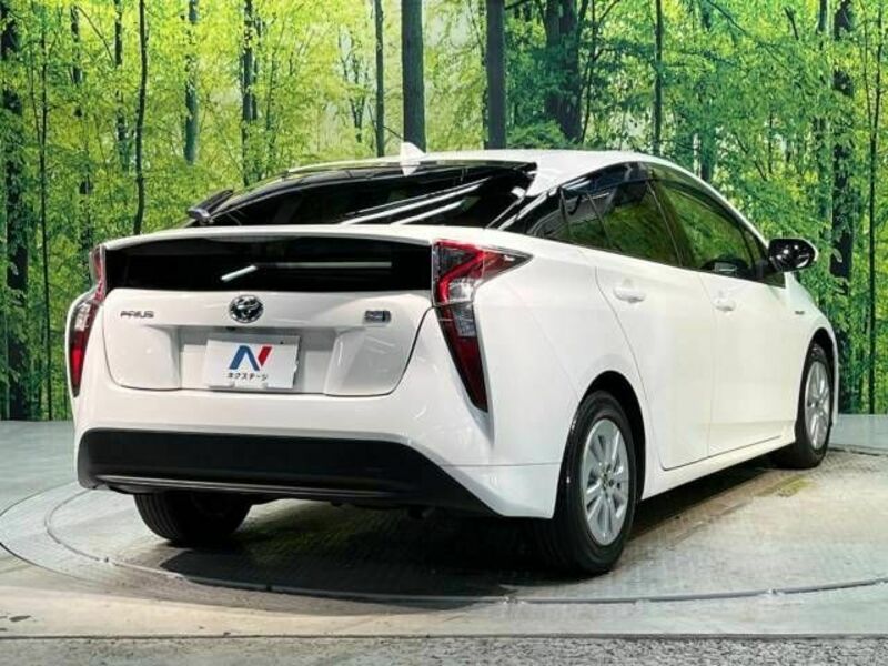 PRIUS-17