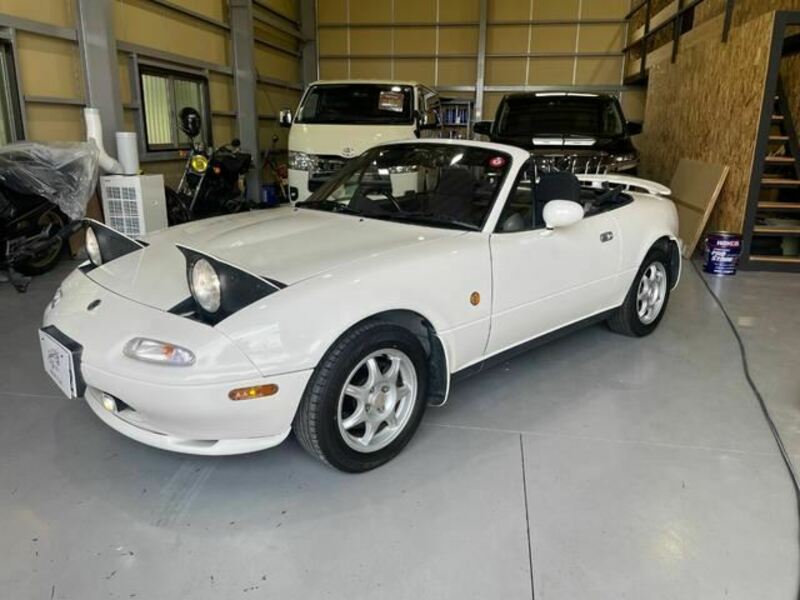 EUNOS ROADSTER-48