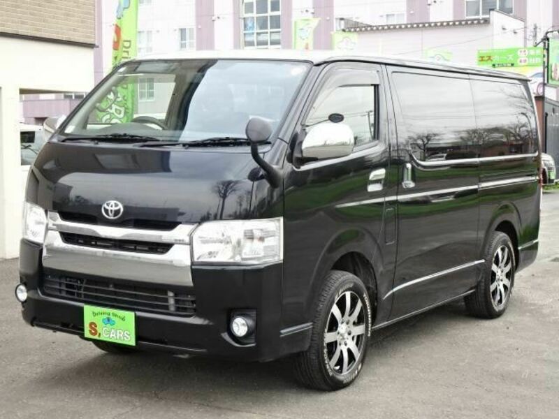 TOYOTA　HIACE VAN