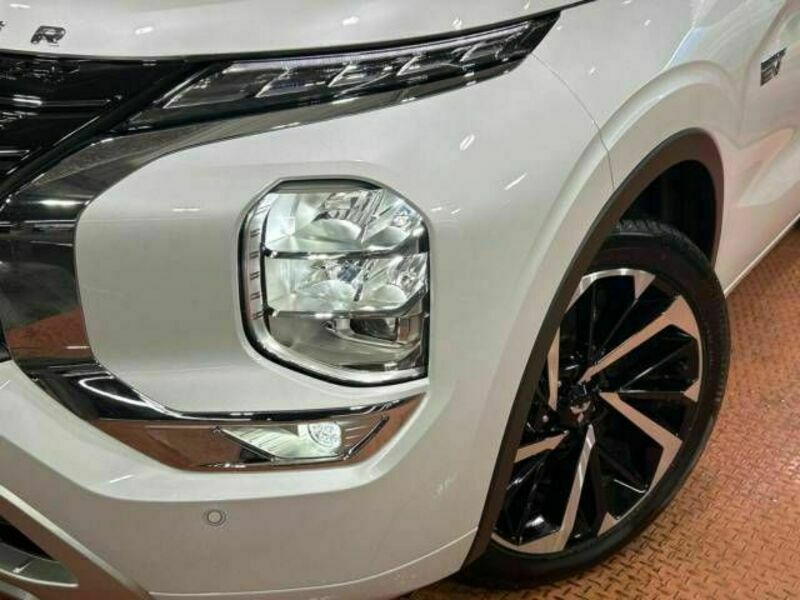 OUTLANDER PHEV-12