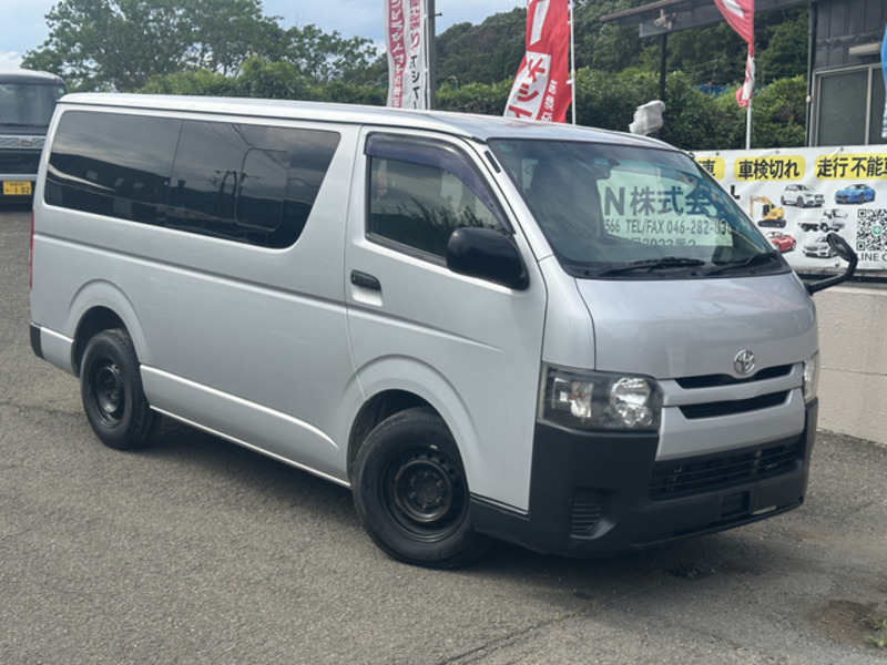 TOYOTA　HIACE VAN