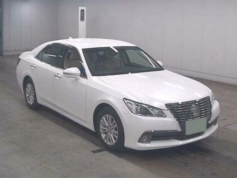 TOYOTA　CROWN