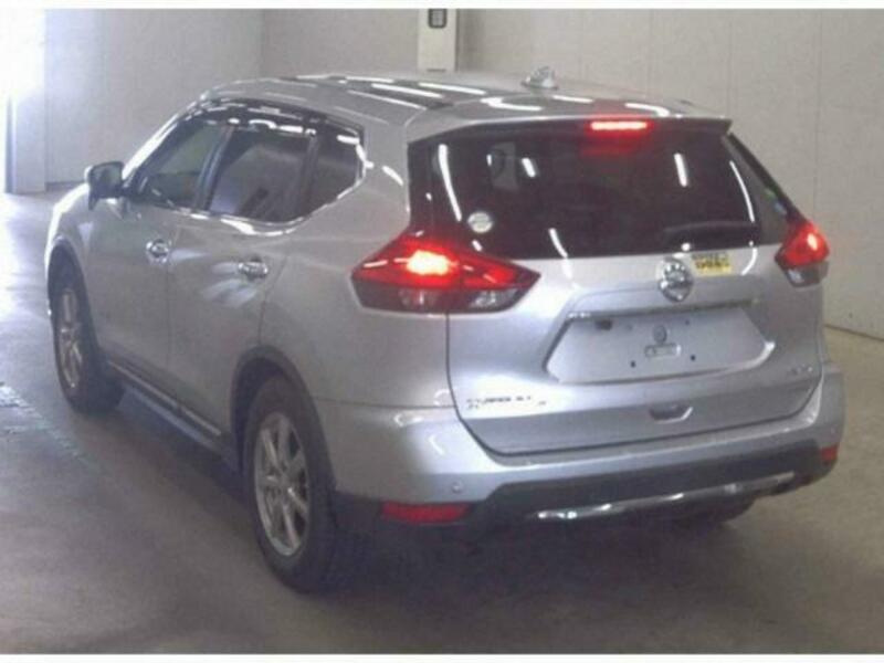 X-TRAIL-1